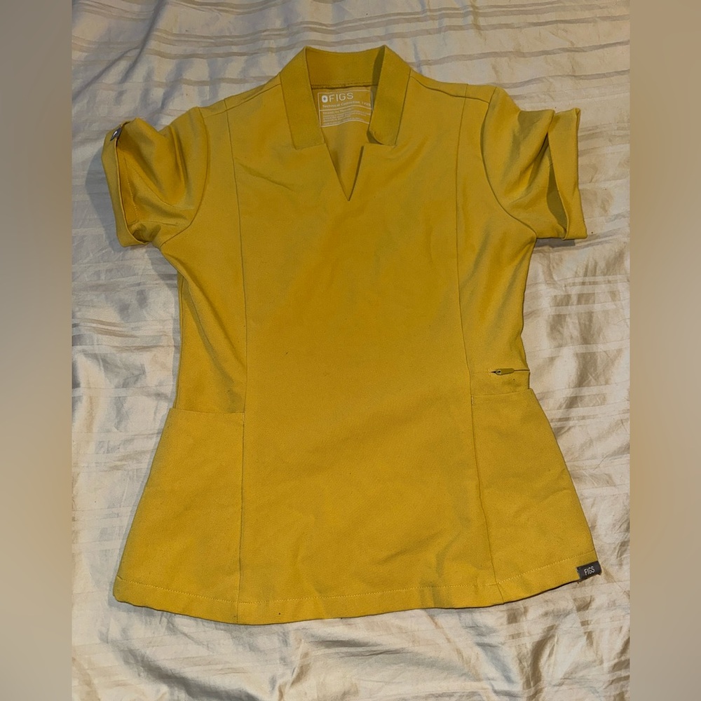 Women’s figs light gold limited edition top/pants set